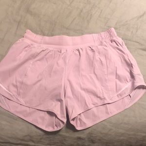 Lulu lemon hotty hot size 8 tall shorts 4inch